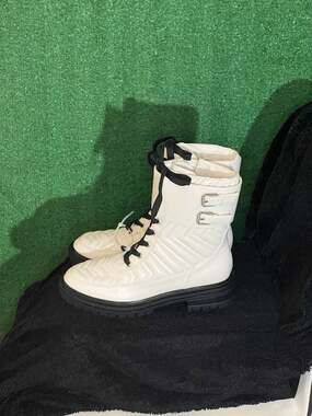 Nine West White Quilted Lace-Up Combat Boots Size 8M
